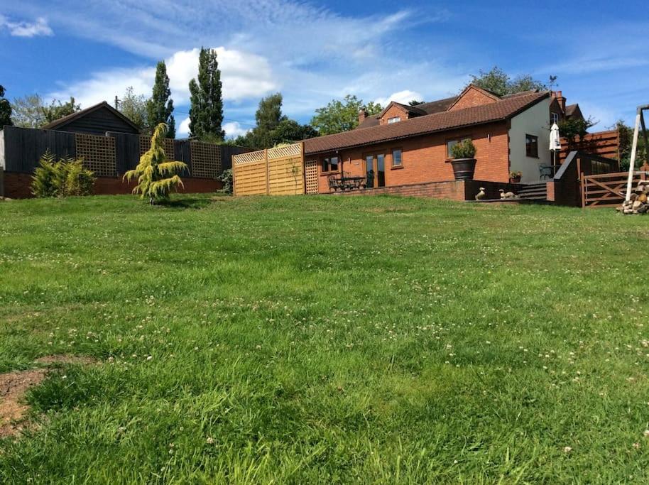 Woodcutters Barn, Overlooking Ledbury & Malvern Hills Exterior photo